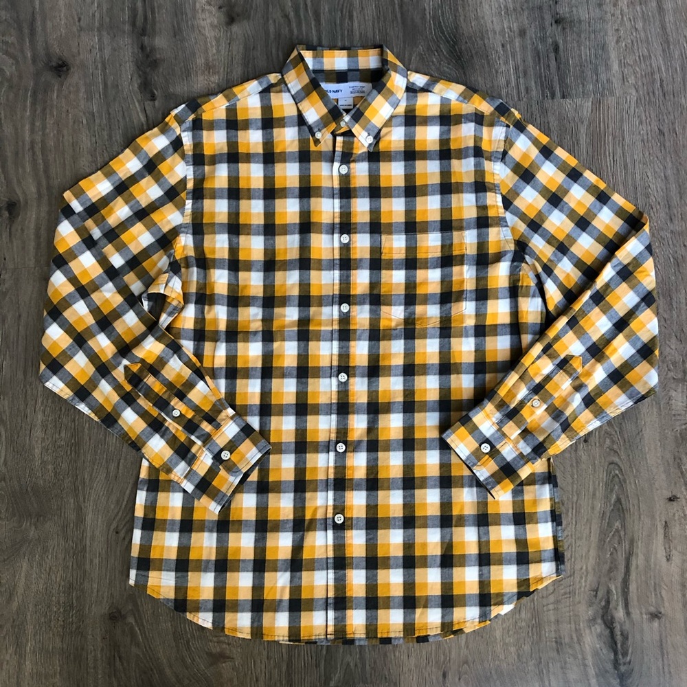 New Men’s Old Navy long sleeve shirt